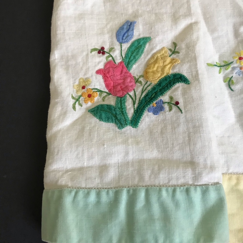 4 Vintage Tea Towels - Picture 4 of 5